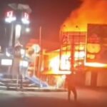 Damkar dan Polisi Padamkan Kebakaran Tiga Ruko di Pasaman Barat