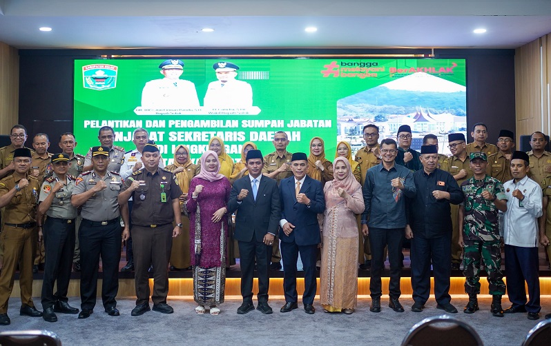 Bupati Solok Lantik Jefrizal, Tekankan Pelayanan Cepat Profesional