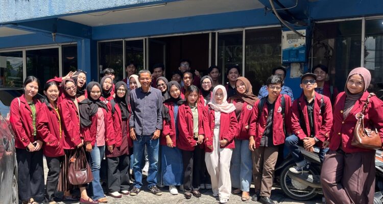 Mahasiswa Ekasakti Pelajari Jurnalistik Langsung di Harian Singgalang