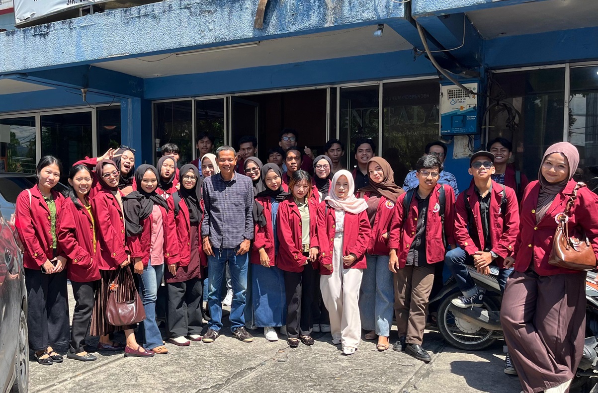 Mahasiswa Ekasakti Pelajari Jurnalistik Langsung di Harian Singgalang