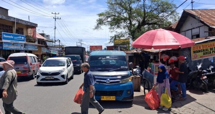 Flyover Padang Luar Mandek, Pasar Tradisional Dipertahankan
