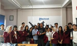 Mahasiswa Unes Jelajahi Tribun Padang, Dalami Jurnalistik Multiplatform