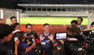 Herdman Pantau Langsung Rayhan Hannan Saat Persija Jamu Semen Padang