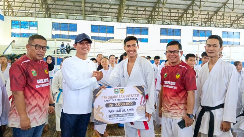 Bupati Solok Semangati Atlet Forki Jelang Porprov 2026