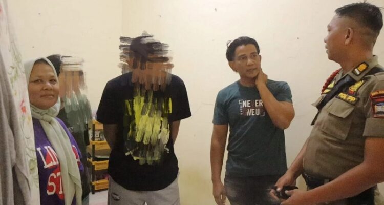 Satpol PP Padang Tertibkan Sepasang Muda-mudi di Kamar Kos