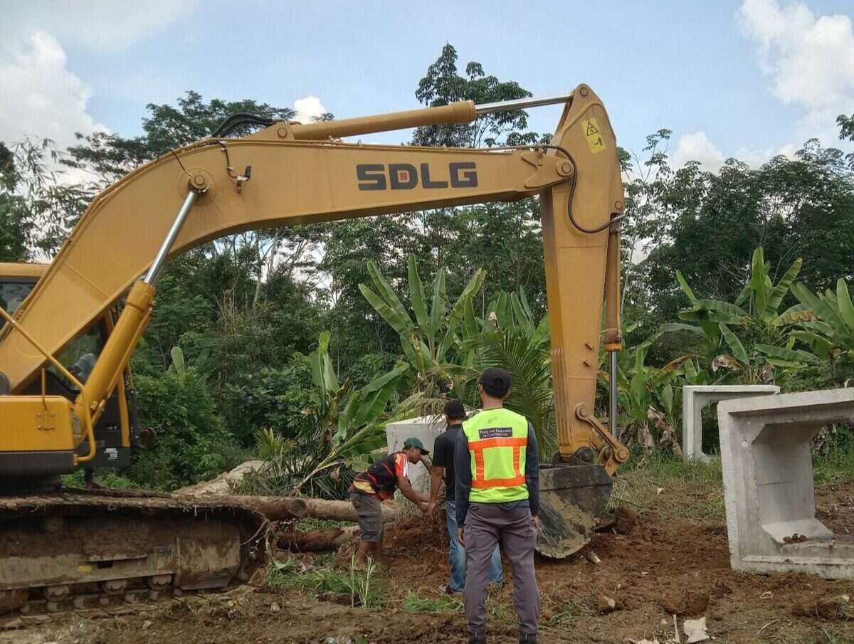 Bupati Annisa Gerak Cepat Tangani Jalan Amblas Kurnia Selatan