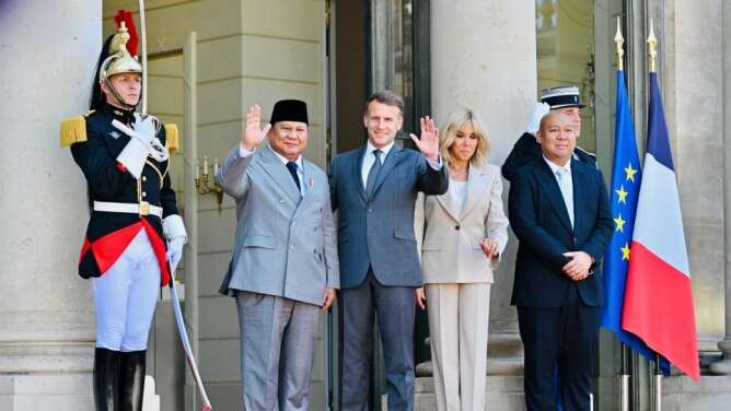 Prabowo Tiba di Élysée, Macron Sambut Kunjungan Kenegaraan