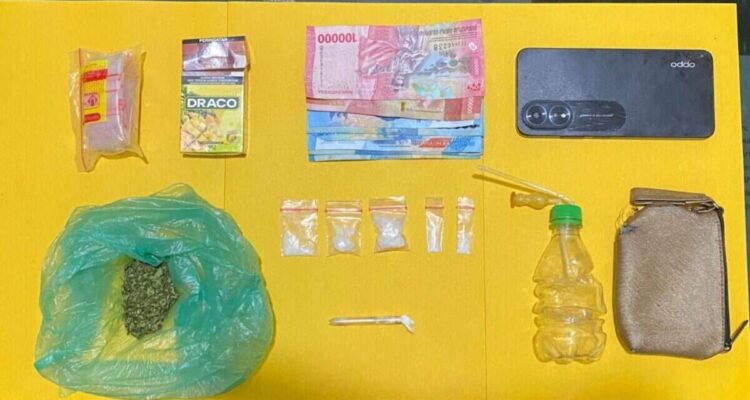 Polisi Tangkap Pria, Sita Sabu-Ganja di Solok Selatan