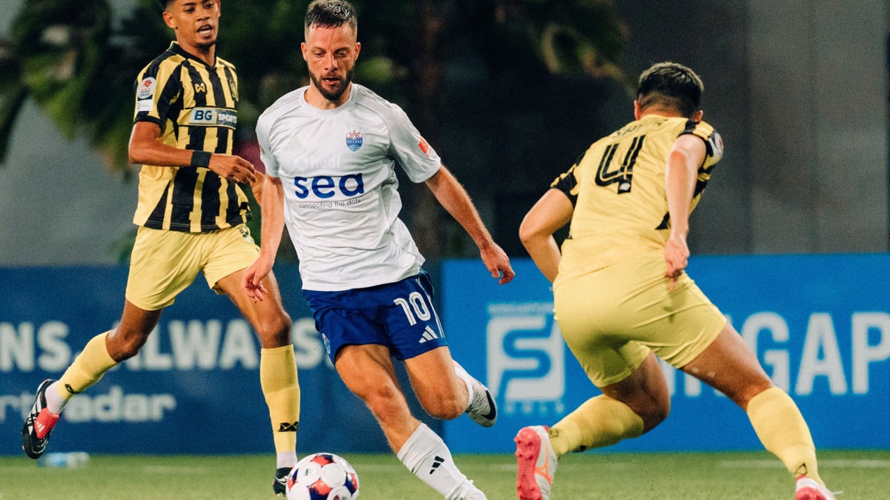 Persib Gigit Jari, Ramselaar Bertahan di Lion City Sailors