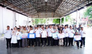 Tanah Datar Salurkan Bansos dan BLT untuk Warga Terdampak