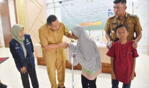 Yota Balad Salurkan Bantuan ATENSI Rp428 Juta untuk 245 Warga Pariaman