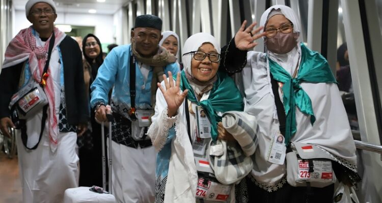 390 Jemaah Haji Kloter 1 Pulang Selamat ke BIM