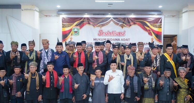 Bupati Solok Tekankan Adat Jaga Harmoni dan Ketertiban Sosial