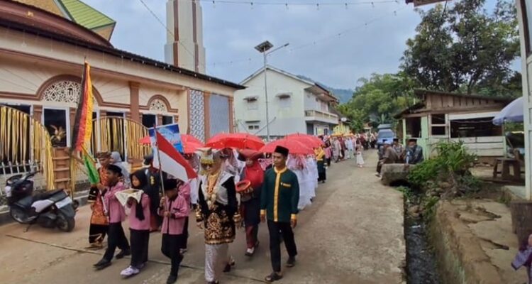Warga Kawai Rayakan Khatam Al-Qur’an dengan Pawai Ta’aruf Meriah