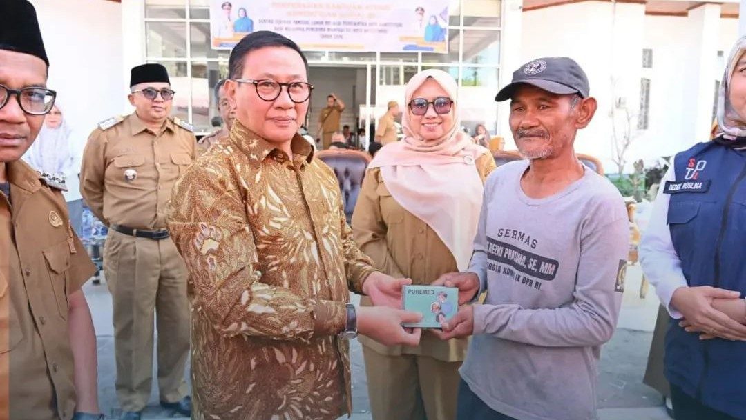 Pemko Bukittinggi Salurkan Bantuan Atensi untuk 82 Penerima