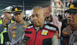 Polisi Kawal Maarak Jari-Jari Tabuik Tuntas dan Aman Polisi Kawal Maarak Jari-Jari Tabuik Tuntas dan Aman