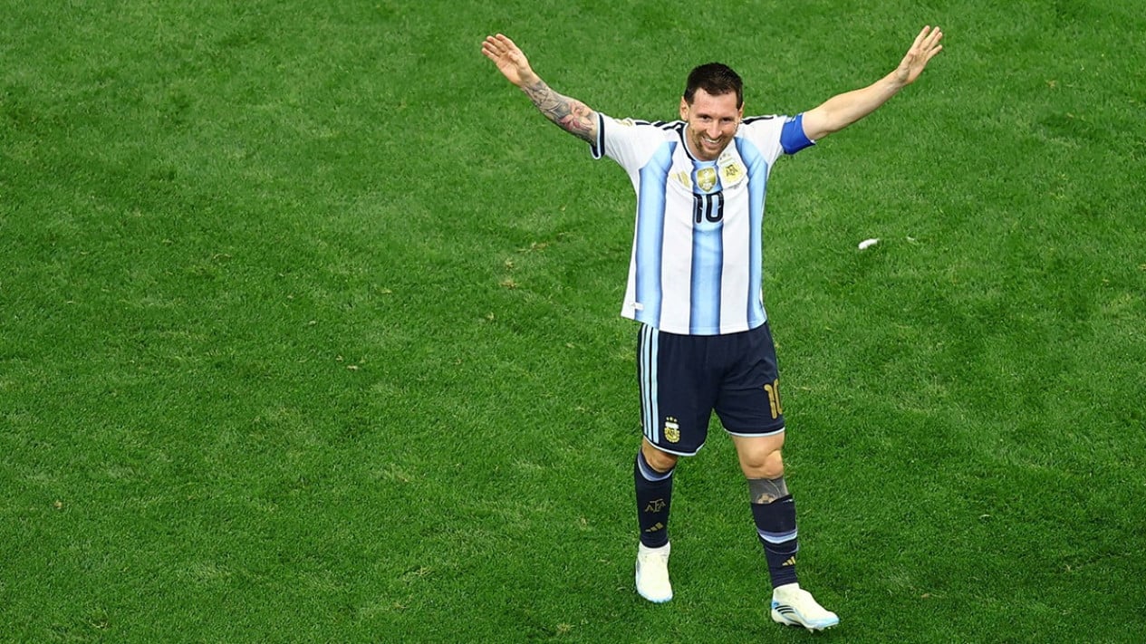 Jakarta – Ronaldo Puji Messi Usai Pecahkan Rekor Gol Piala Dunia