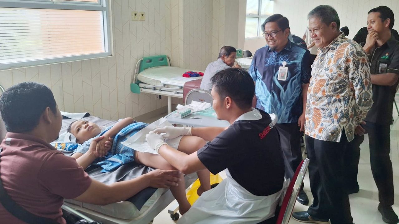 UNAND Prioritaskan Penyintas Banjir Padang dalam Khitan Massal Gratis