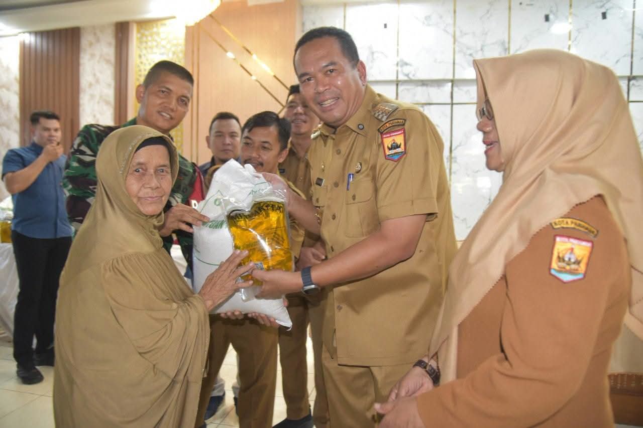 Yota Balad Salurkan Bantuan Pangan untuk 9.938 KPM Pariaman