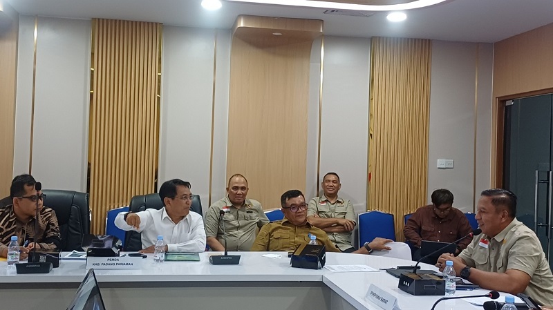 Bupati JKA Usulkan Huntara Padang Pariaman Jadi Huntap Permanente