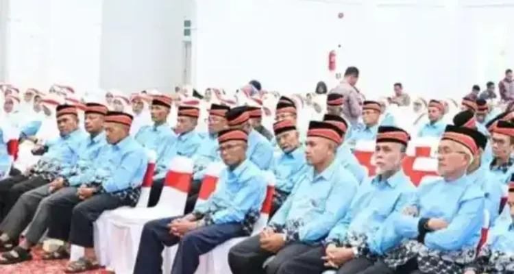 pemko-bukittinggi-sambut-resmi-kepulangan-252-jemaah-haji-2026