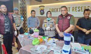 komitmen-berantas-narkoba,-polda-sumbar-blender-ratusan-gram-sabu-dan-puluhan-butir-ekstasi-hasil-tangkapan-di-agam-dan-tanah-datar