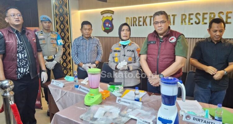 komitmen-berantas-narkoba,-polda-sumbar-blender-ratusan-gram-sabu-dan-puluhan-butir-ekstasi-hasil-tangkapan-di-agam-dan-tanah-datar