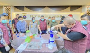 sabu-dan-ekstasi-hasil-ungkap-kasus-di-agam-dan-tanah-datar-dimusnahkan