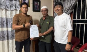 wujud-kepedulian-lingkungan,-pt-semen-padang-bantu-perbaikan-rumah-warga-yang-terbakar-di-pauh