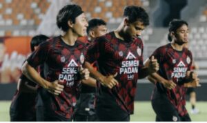 ronaldo-sampai-bersuara!-semen-padang-terkena-penyakit-kronis-sepakbola-indonesia,-telat-bayar-gaji-pemain