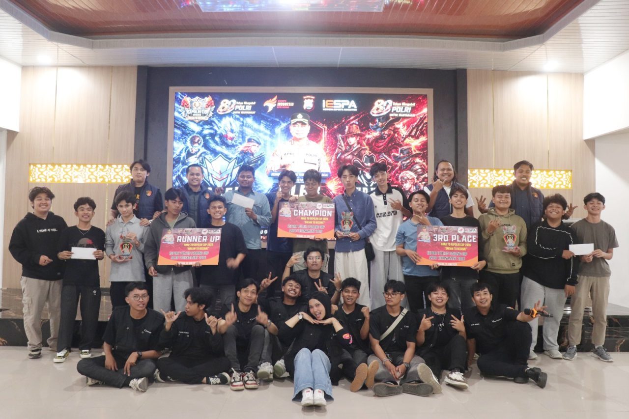 ratusan-anak-muda-unjuk-gigi-pada-ajang-road-to-e-sports-mobile-legends-kapolri-cup-2026-di-polresta-padang