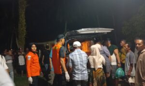 tragis!-mandi-mandi-di-pantai-gasan-gadang-pariaman,-remaja-asal-pekanbaru-ditemukan-meninggal-terseret-ombak