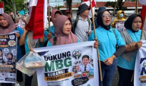 Relawan Sumbar Desak DPRD Pertahankan Program MBG