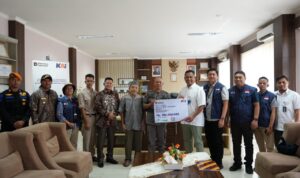 komitmen-berkelanjutan,-kai-divre-ii-sumbar-salurkan-hampir-rp300-juta-dana-tjsl-pada-semester-i-2026 komitmen-berkelanjutan,-kai-divre-ii-sumbar-salurkan-hampir-rp300-juta-dana-tjsl-pada-semester-i-2026