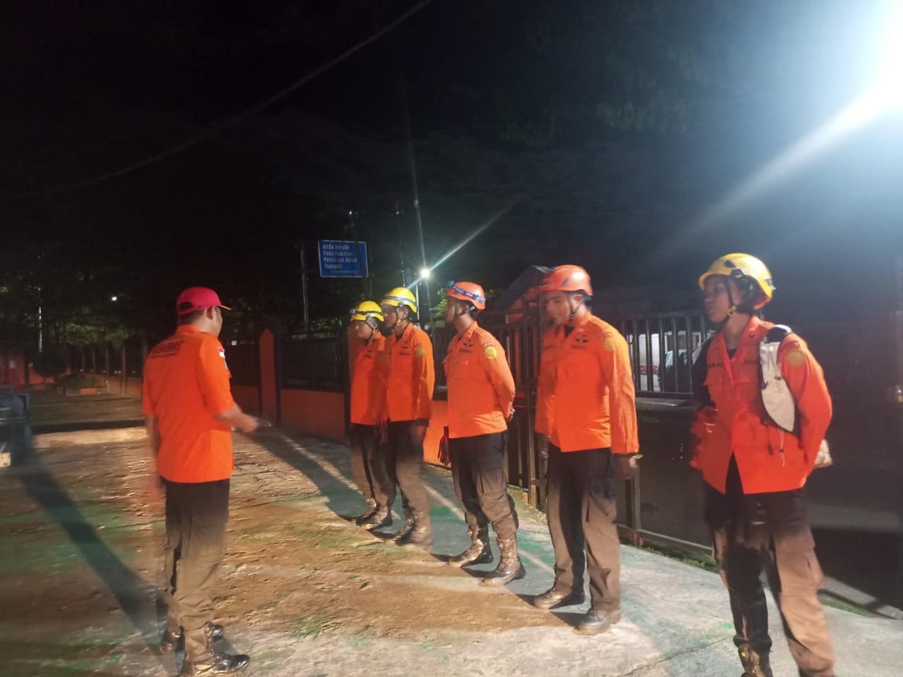 mobil-masuk-jurang-di-sitinjau-lauik,-korban-dilaporkan-terjepit,-tim-sar-padang-luncurkan-personil