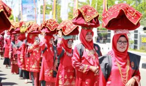 semarak-hut-ke-24-kota-pariaman,-pemko-gelar-makan-bajamba-bersama-masyarakat semarak-hut-ke-24-kota-pariaman,-pemko-gelar-makan-bajamba-bersama-masyarakat