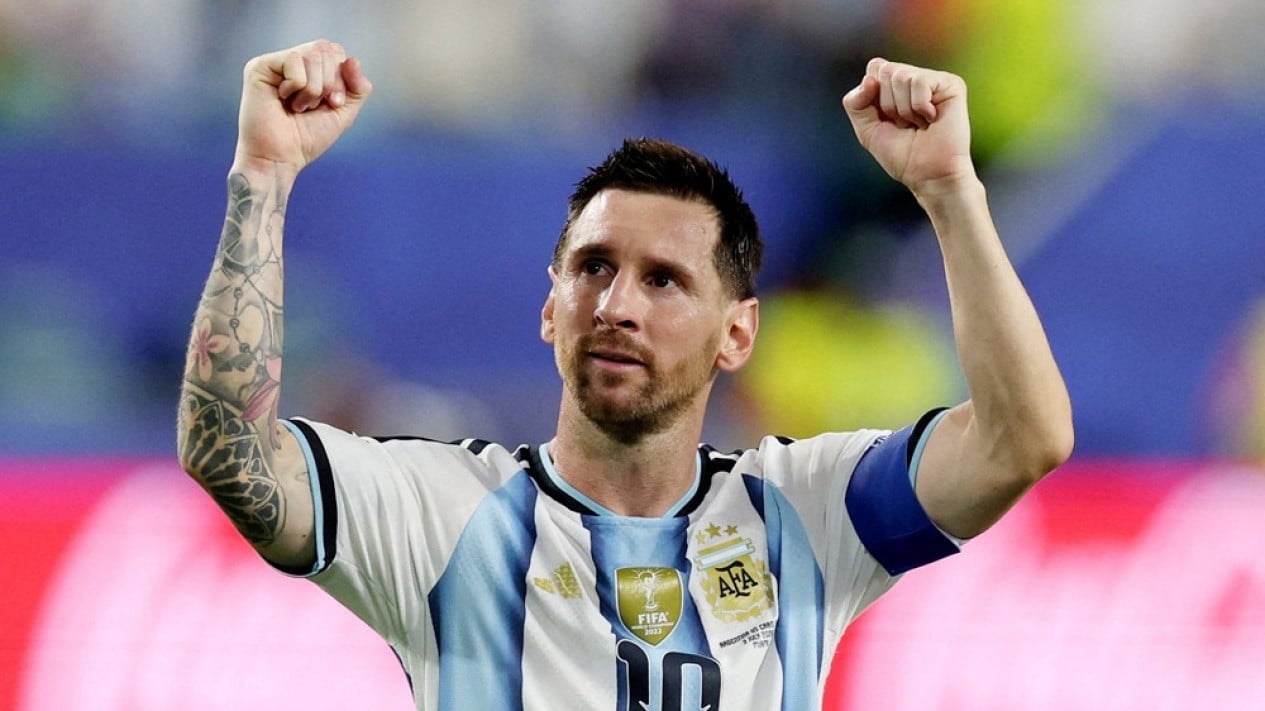 lionel-messi-resmi-cetak-rekor-yang-hampir-mustahil-dilampaui-cristiano-ronaldo-usai-argentina-kalahkan-tanjung-verde
