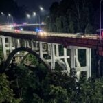 satu-unit-mobil-dilaporkan-terjun-bebas-ke-dalam-jurang-di-kelok-sembilan