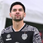 john-herdman-jadi-untung-banyak-gegara-sandy-walsh-ke-persib-bandung,-ini-kata-bung-ropan