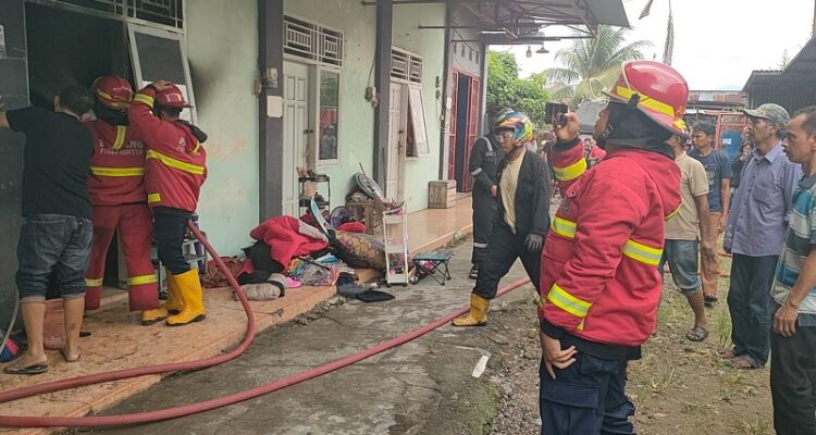 kos-milik-pensiunan-pns-di-surau-gadang-terbakar
