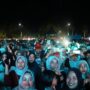 fauzana-dan-ajo-buset-hibur-ribuan-warga-di-puncak-hari-jadi-ke-24-kota-pariaman