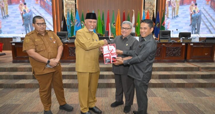 gelar-paripurna,-dprd-sumbar-mulai-bahas-arah-kebijakan-dan-prioritas-anggaran-2027