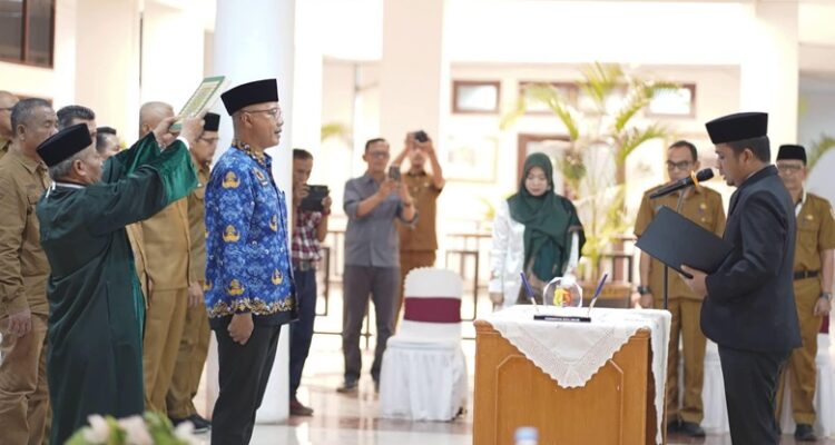 wako-solok-lantik-ricky-carnova-jadi-kepala-dinas-perdagangan,-koperasi-dan-ukm