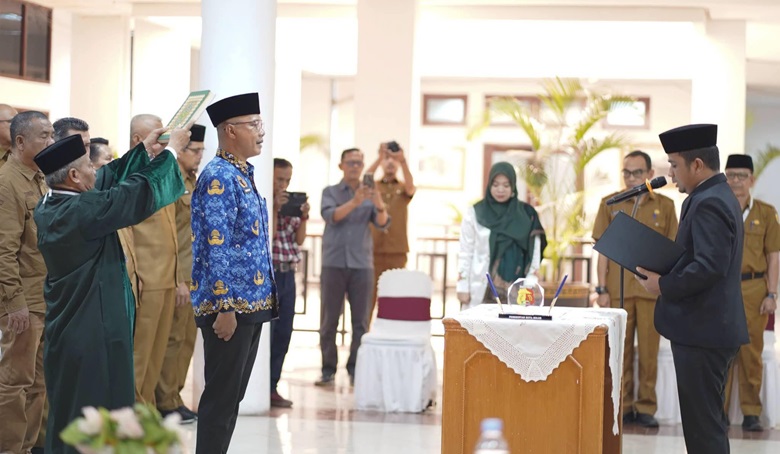 wako-solok-lantik-ricky-carnova-jadi-kepala-dinas-perdagangan,-koperasi-dan-ukm