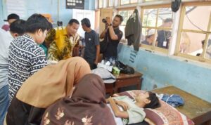 80-anak-ikuti-khitanan-massal-gratis-yang-digagas-angkatan-96-sma-n-1-pariaman 80-anak-ikuti-khitanan-massal-gratis-yang-digagas-angkatan-96-sma-n-1-pariaman