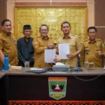 pemkab-tanah-datar-dan-solok-serahkan-sengketa-tapal-batas-ke-mendagri