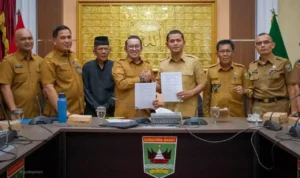 pemkab-tanah-datar-dan-solok-serahkan-sengketa-tapal-batas-ke-mendagri pemkab-tanah-datar-dan-solok-serahkan-sengketa-tapal-batas-ke-mendagri