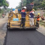 15-tahun-menunggu,-kini-pengaspalan-jalan-poros-koto-gadang-terwujud