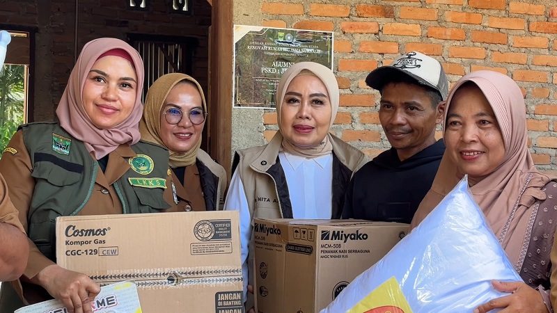 air-mata-bahagia-dari-tengah-sawah