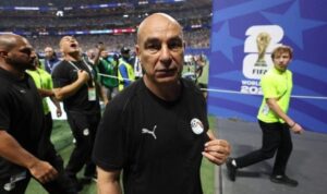 pelatih-mesir-bersitegang-dengan-suporter-argentina-usai-bendera-israel-dikibarkan-di-hadapannya